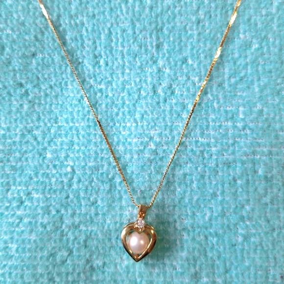 14K Solid Gold Necklace with Diamond & Pearl Pendant Heart - Picture 2 of 8